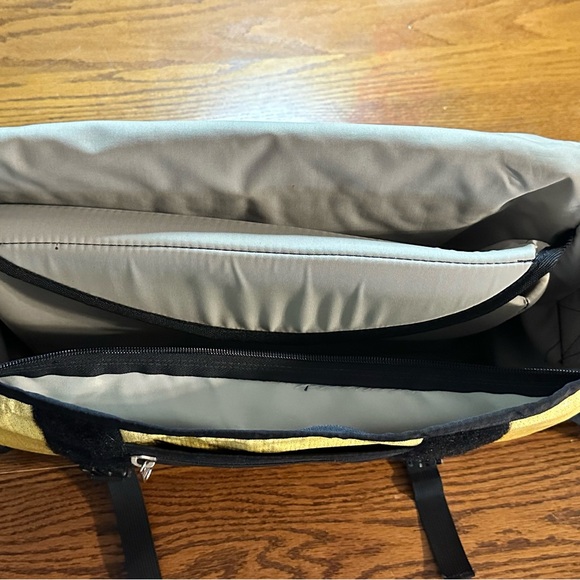 Green Guru Messenger bag made from recycled material - Picture 8 of 10